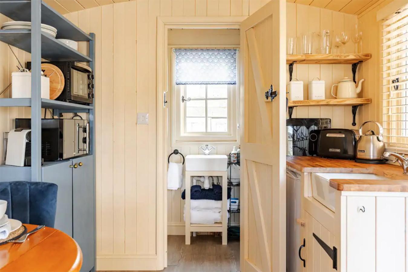 Shepherd'S Hut, 바스 외부 사진